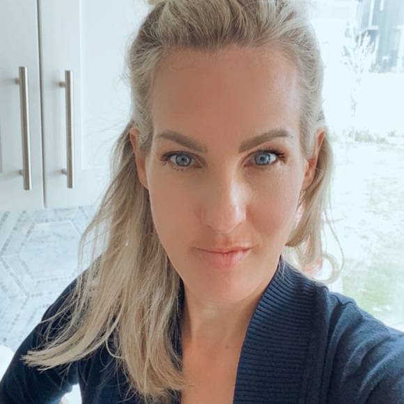 Meet your Posher, Gillian - Picture 1 of 2